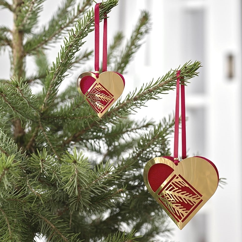 Julehjerte med en stilistisk grangren. 